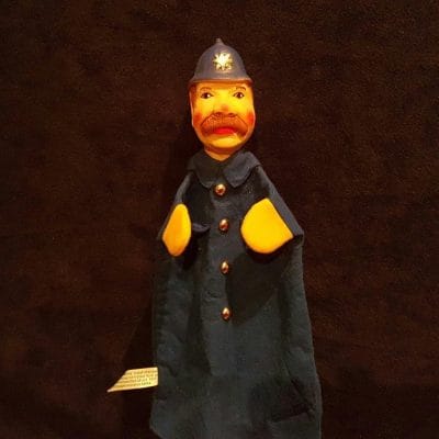 Poppenkastpop Politieman