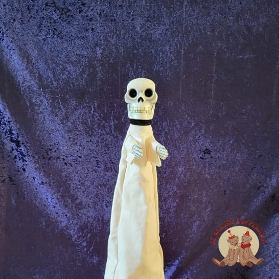 Poppenkastpop "Doodshoofd"