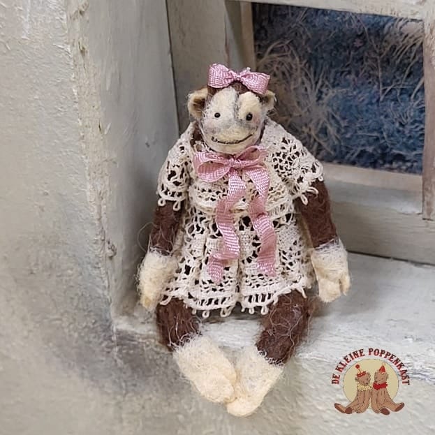 Bernie Monkey met jurkje