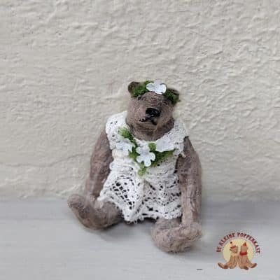 Mini Bernie Beertje met jurkje - 1:12