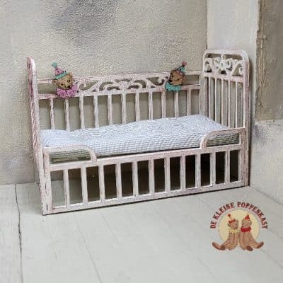 DIY zelfmaakpakket miniatuur ledikantje