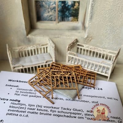DIY zelfmaakpakket miniatuur poppenbedje voor poppenhuis - 1:24