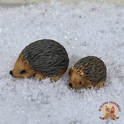 Miniatuur egeltjes set van 2, losse poppenhuisdecoratie.