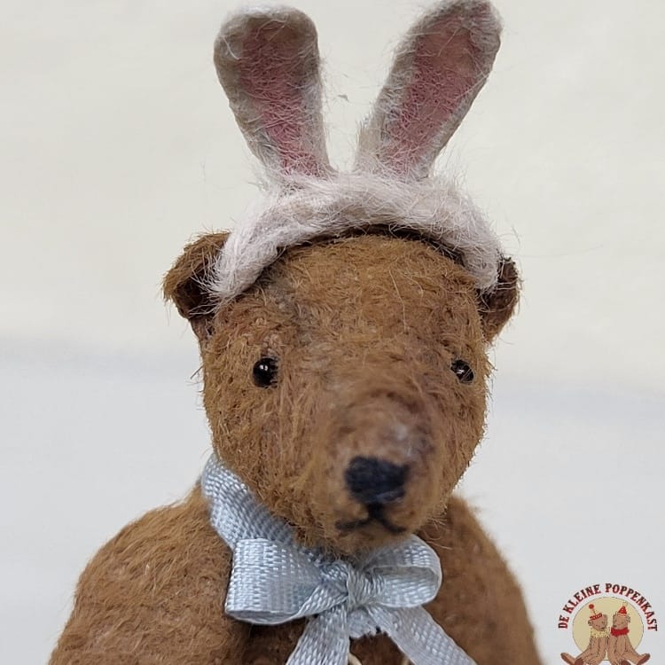 handgemaakte Bernie Bear met zachte haasoortjes