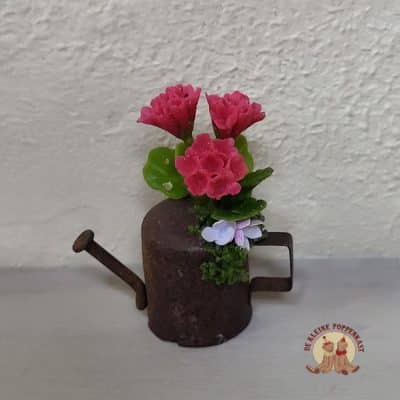 Gietertje met bloemen voor poppenhuis 1:12