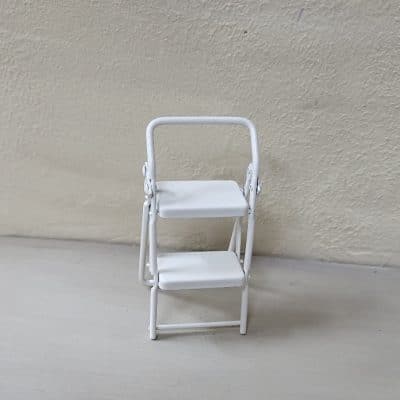 Miniatuur metalen trapje voor poppenhuis – 1:12