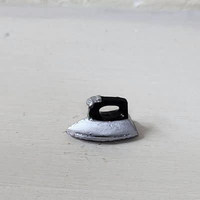 Miniatuur strijkijzer voor poppenhuis – 1:12